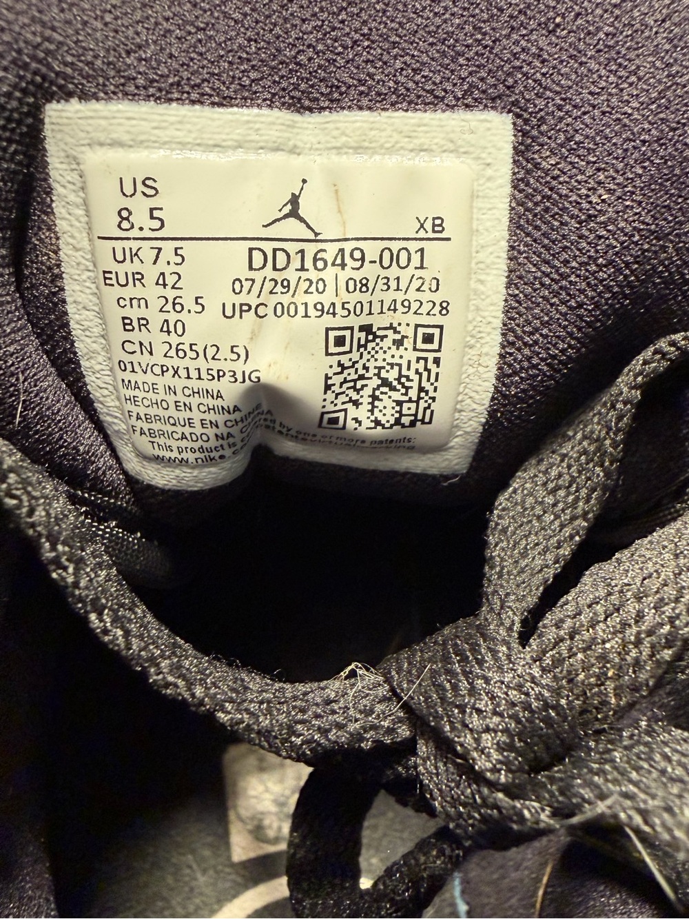 Nike Air Jordan 1 Retro High OG Black & White - Picture 8 of 8